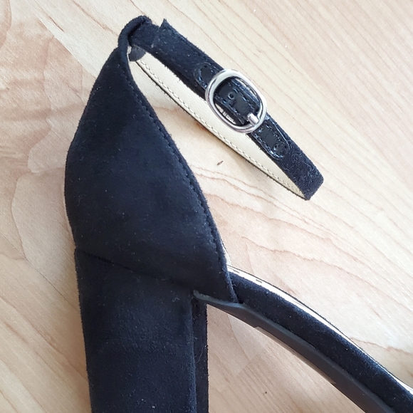 Black strappy heels - Picture 2 of 5